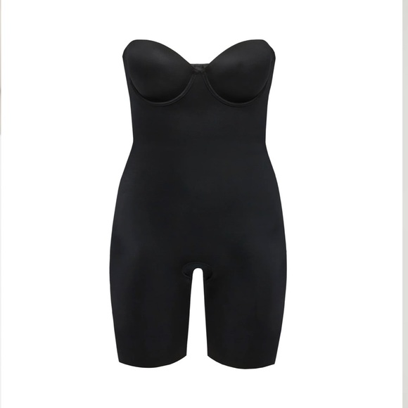 Spanx Mid-Thigh Strapless Bodysuit - Picture 2 of 13